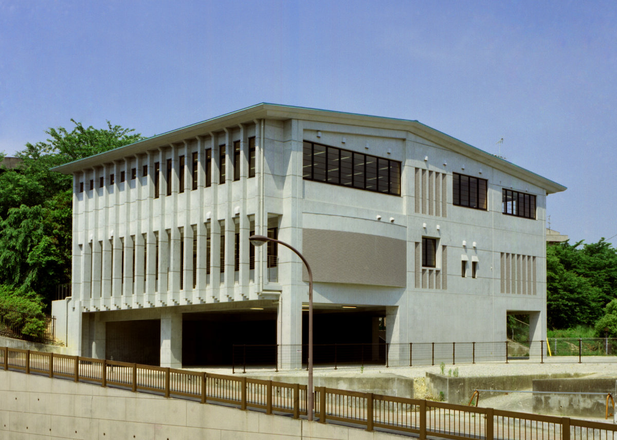筑紫丘高等学校図書館